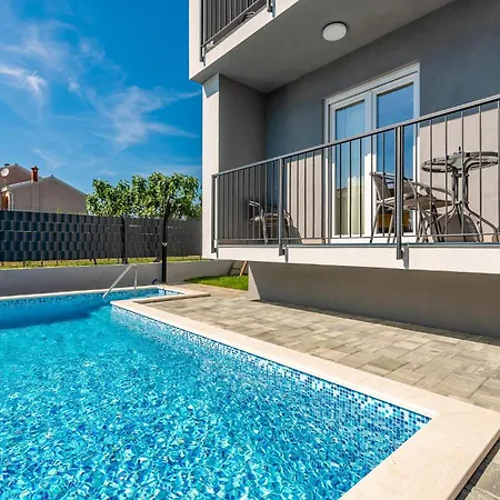 Fantastisk I Med Pool Lägenhet Zadar